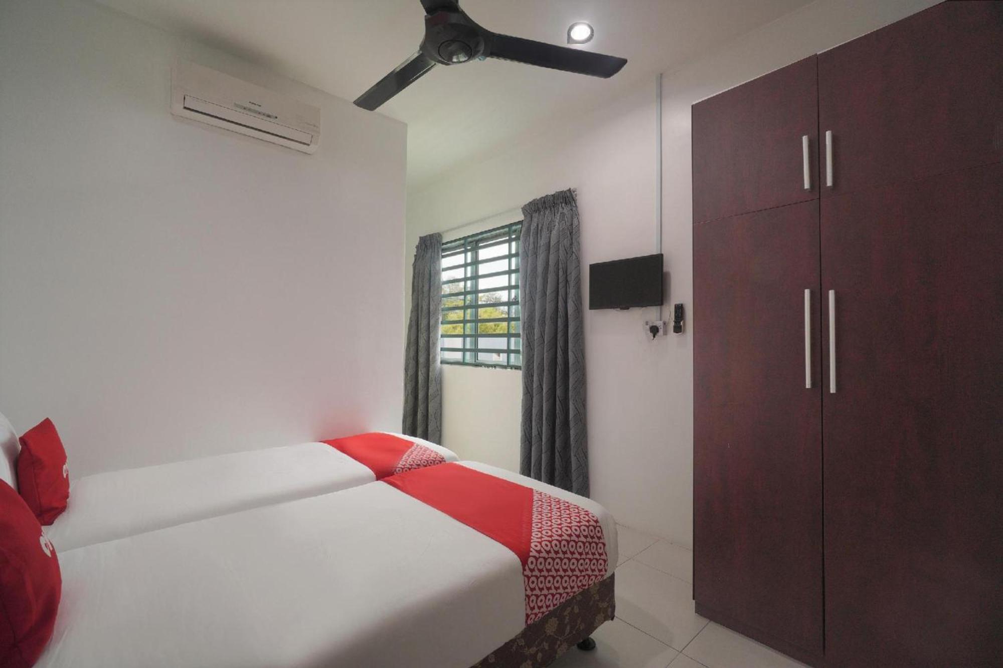 Oyo 91089 Motel Fasa 2B Seri Manjung Exterior photo