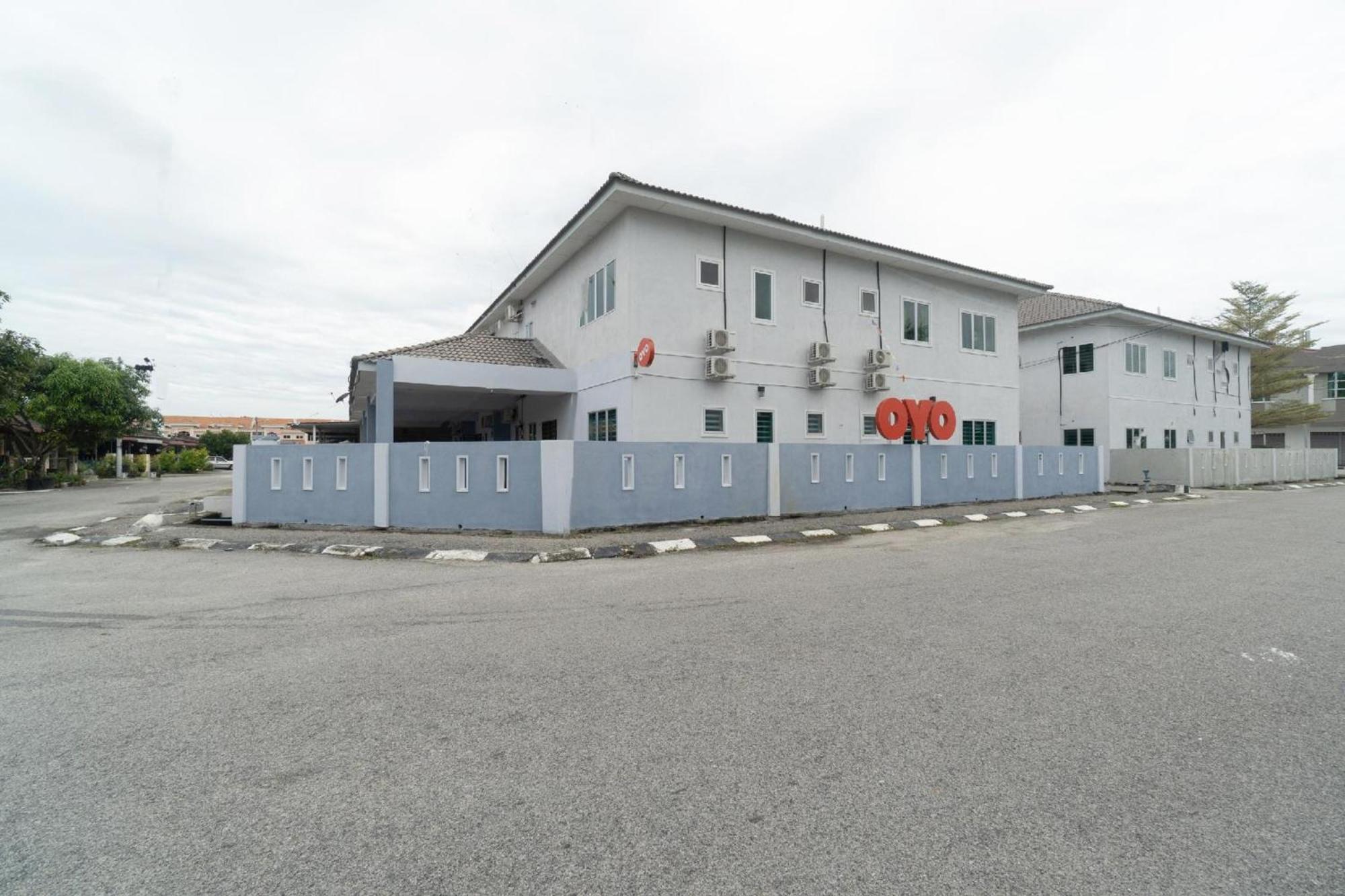 Oyo 91089 Motel Fasa 2B Seri Manjung Exterior photo