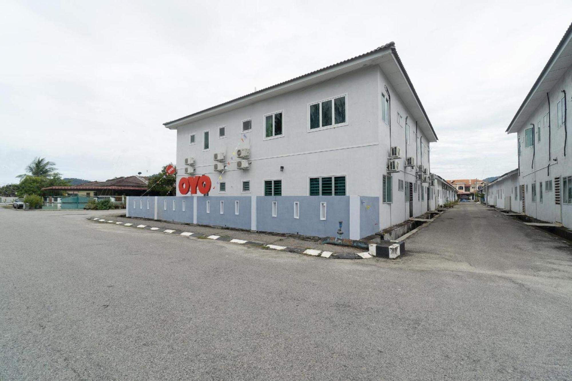 Oyo 91089 Motel Fasa 2B Seri Manjung Exterior photo
