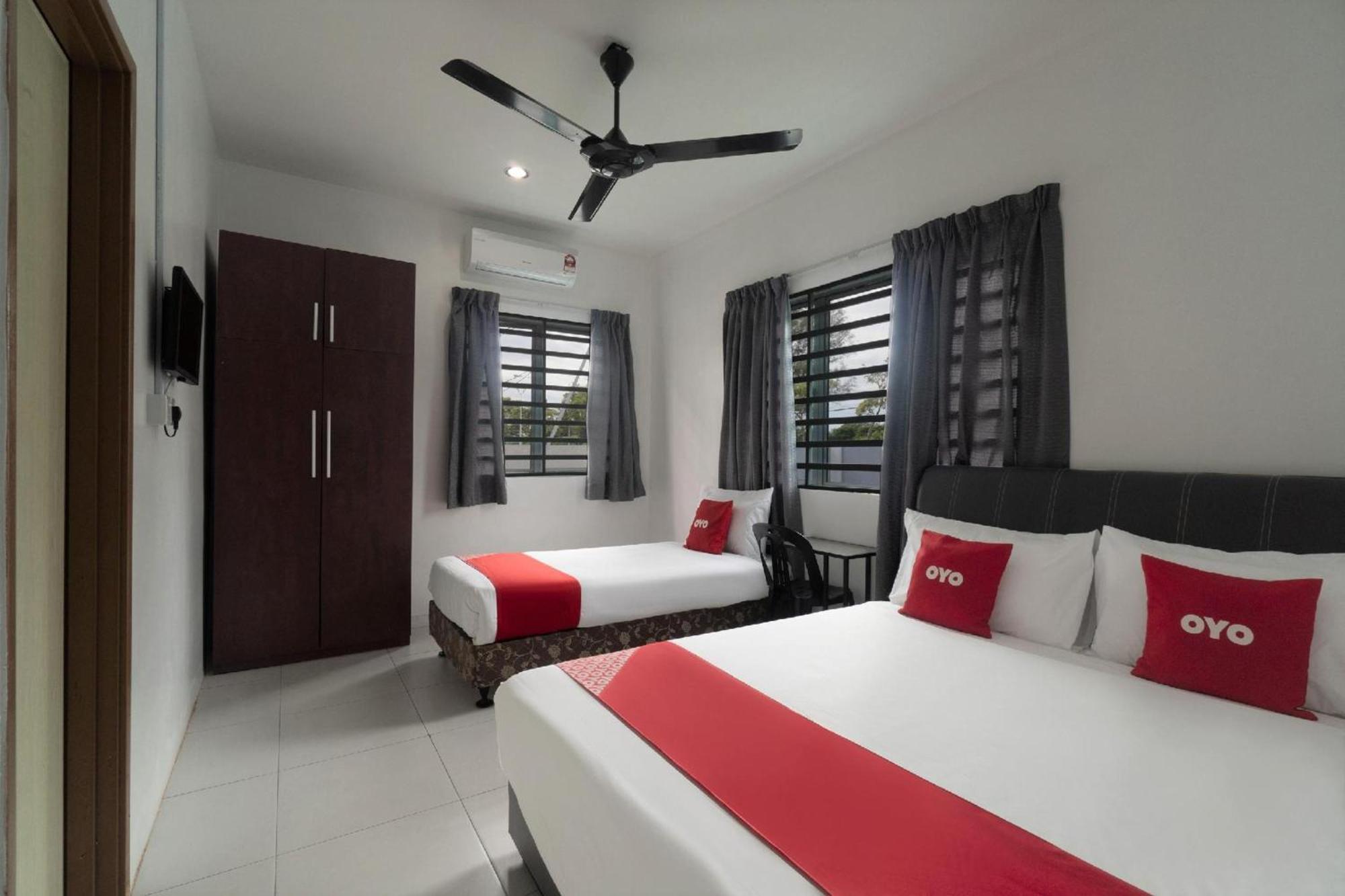 Oyo 91089 Motel Fasa 2B Seri Manjung Exterior photo